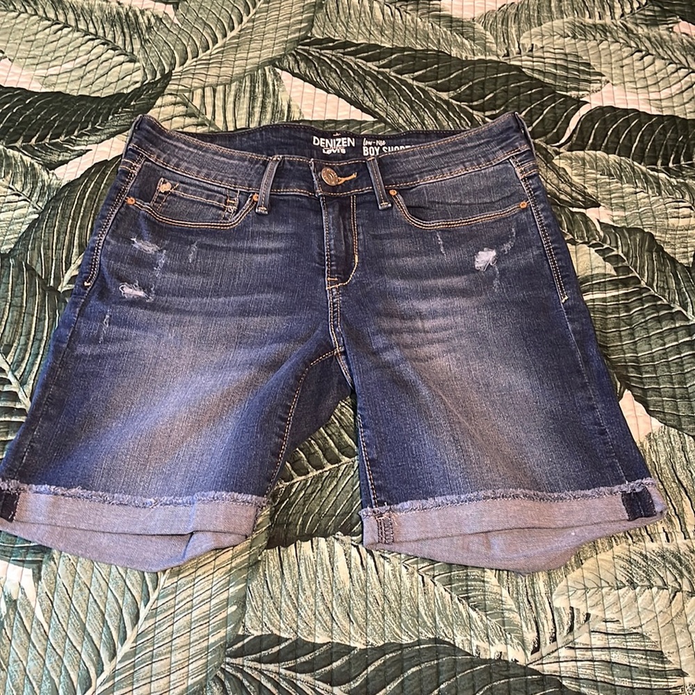 Levi Low-Rise Jean Boy Shorts Size 9